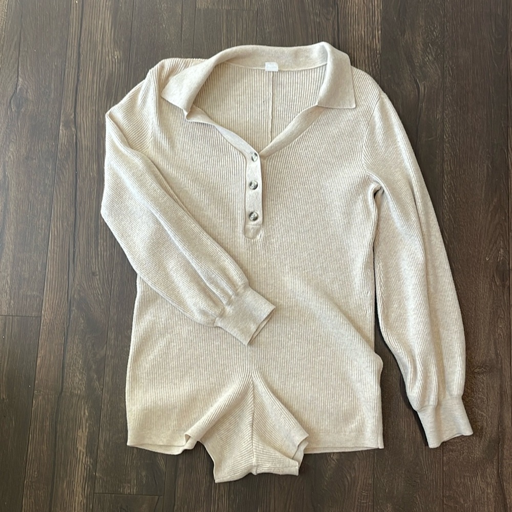 Gilly Hicks romper
